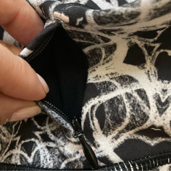 CALIA  Women's Essential Tight Fit Charcoal Geo Ankle Leggings Size L - Picture 9 of 12